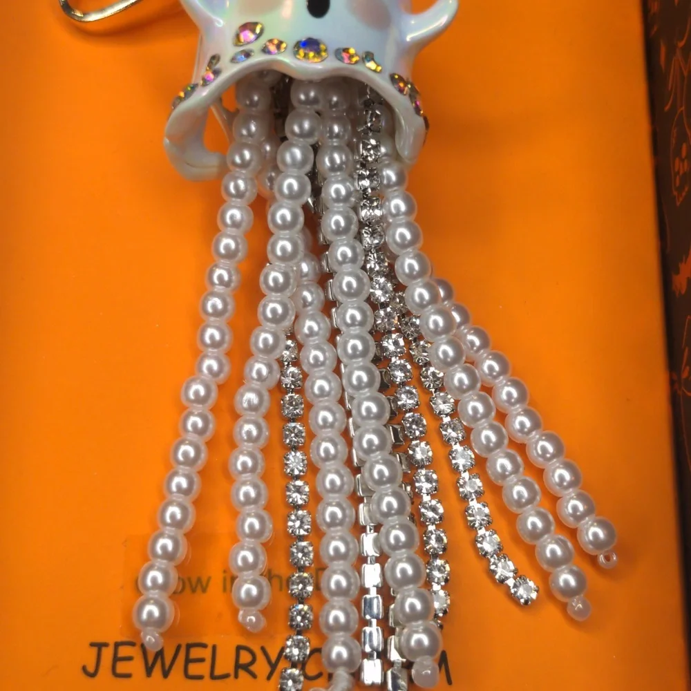 Betsey Johnson Halloween Ghost Key Fob Purse Charm Glow In The Dark Pearl Dangle